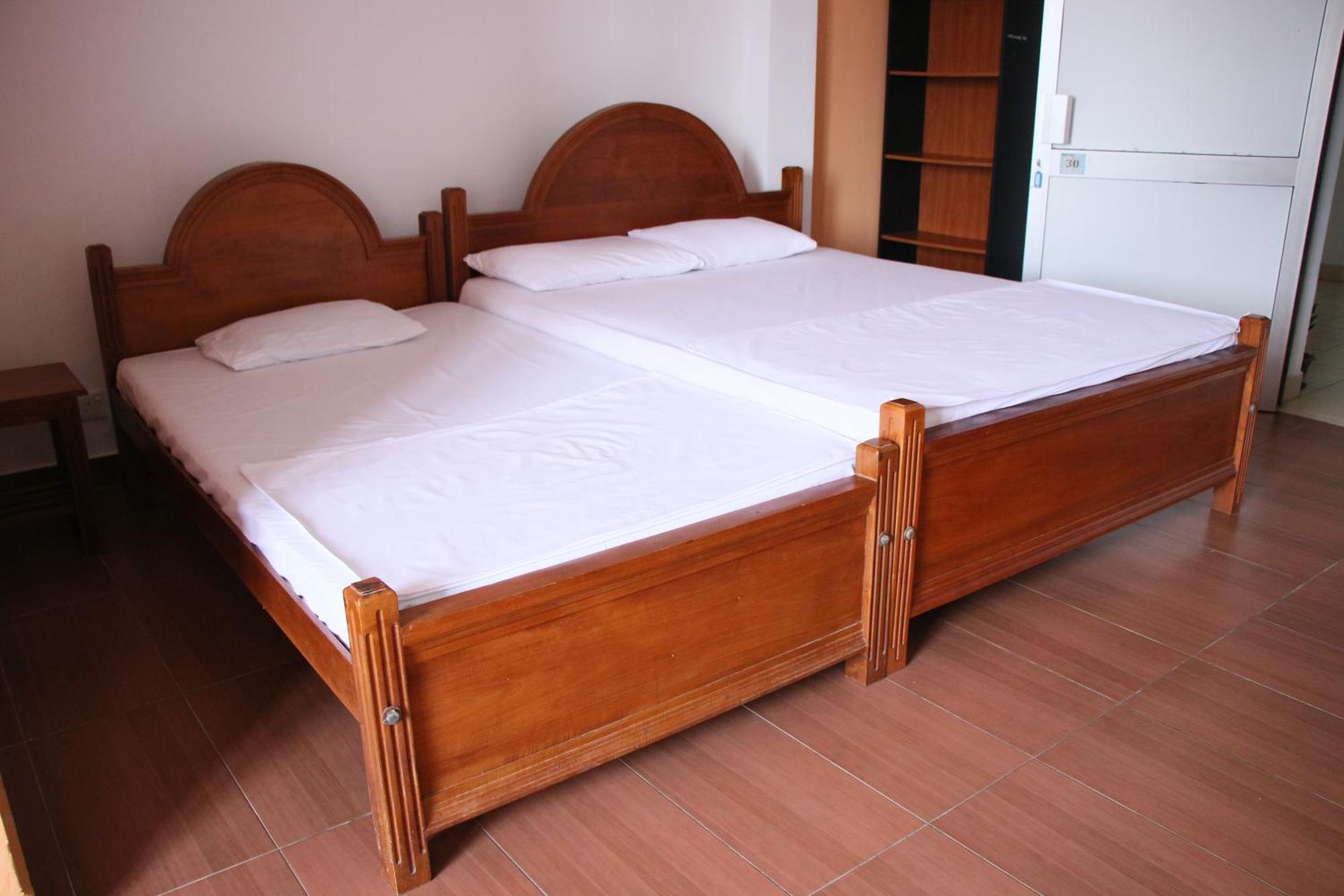 Caritas Rest Hotel กอลล์ ภายนอก รูปภาพ